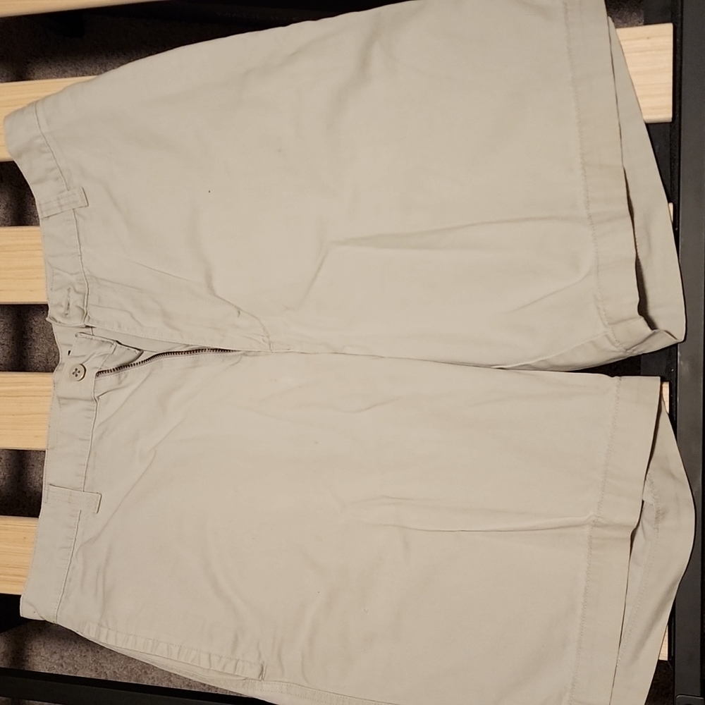 Kahki shorts